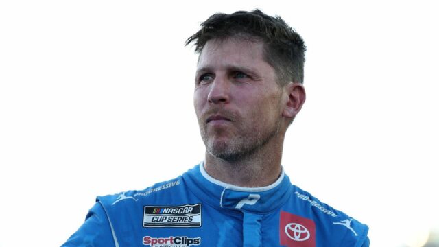 Larsonov titul NASCAR prichádza na Hamlinove srdcervúce náklady Larsonov titul NASCAR prichádza na Hamlinove srdcervúce náklady