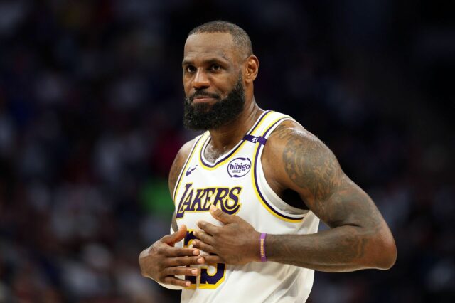 LeBron James zdieľa svoju nedávnu posadnutosť golfovými videami
