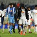 Leeds utrpel ďalšiu porážku, keď ho v nedeľu popoludní zdolala Aston Villa 2:1