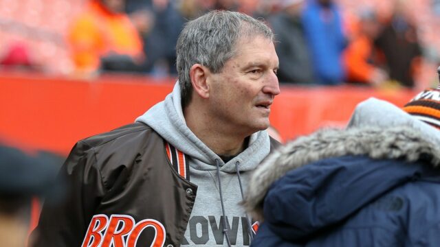 Legenda Browns Bernie Kosar informuje fanúšikov po odložení transplantácie pečene
