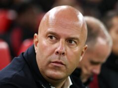 Legenda Liverpoolu prináša verdikt v boji o titul v Premier League s jasným odkazom Arne Slot počas zápasu Liverpoolu