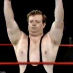 Brian Mackney, nepočujúci kanadský zápasník, ktorý sa dostal do WWE, zomrel vo veku 77 rokov.
