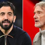 LONDÝN, ANGLICKO - 16. mája: Jim Ratcliffe, spolumajiteľ Manchestru United reaguje pred zápasom Premier League medzi Chelsea FC a Manchester United FC na Stamford Bridge 16. mája 2025 v Londýne v Anglicku. (Foto: Justin Setterfield/Getty Images)