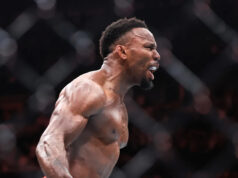 Lerone Murphy a Movsar Evloev reagujú na titulnú strelu UFC 325 Download app from appStore