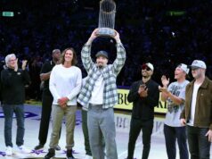 Letters to Sports: Fanúšikovia hry Dodger si vychutnávajú tituly po sebe Letters to Sports: Fanúšikovia hry Dodger si vychutnávajú tituly po sebe