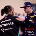 Lewis Hamilton z Veľkej Británie na (44) Scuderia Ferrari SF-25 a Max Verstappen z Holandska na (1) Oracle Red Bull Racing RB21 bojujú o umiestnenie na trati počas Veľkej ceny Mexika F1 na Autodromo Hermanos Rodriguez - Zdroj: Getty