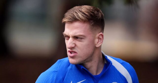 Liam Delap ignoroval Virgila van Dijka, keď eso Chelsea menovalo Liam Delap.