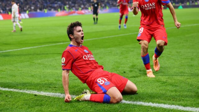 Ligue 1 2025-26: Neves skóroval v prestávke, keď PSG porazilo Lyon a zostalo na čele
