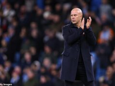 Liverpool Confidential Q&A špeciál: LEWIS STEELE odhaľuje zázračného chlapca obrancu, ktorého Reds sleduje, pravdu o tých fámach o žiadostiach o prestup Antoina Semenya a najnovšie informácie o zraneniach Alissona a Jeremieho Frimpongových Tím Arneho Slotu má v poslednej dobe problémy, takže niektorí priaznivci Liverpoolu by mohli byť radi za reprezentačnú prestávku