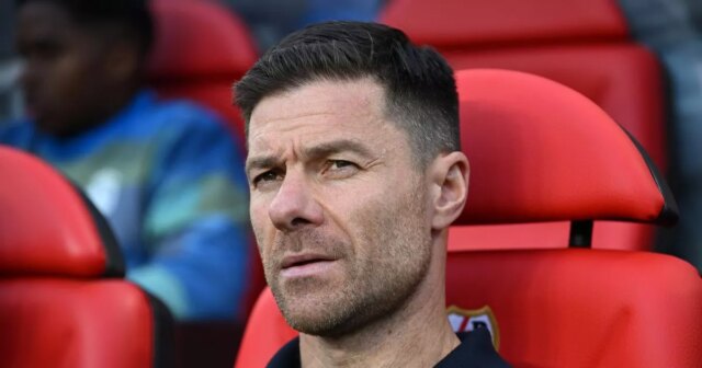 Liverpool by mohol zarobiť milióny z šikovnej klauzuly o prevode, Tyler Morton bol spájaný s prestupom do Crystal Palace s Liverpoolom, aby mal prospech z návratu do Premier League