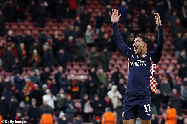 Liverpool je chátra, neporiadok, trosky, píše LEWIS STEELE - Poníženie Niektorí na Anfielde už v čase, keď Couhaib Driouech skóroval druhýkrát v zápase PSV s Liverpoolom 4:1.