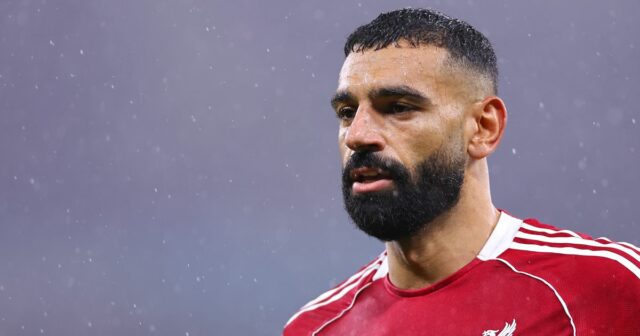 Liverpool oznámil tri prestupy, ktoré by mohli nahradiť Mohameda Salaha, vrátane kontroverzného cieľa
