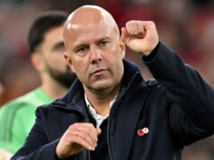 Liverpool povedal, že stále MÔŽE vyhrať ligu, pretože ikona Arsenalu a Graeme Souness nesúhlasia Arne Slot uznáva fanúšikov po tom, čo Liverpool porazil Aston Villu