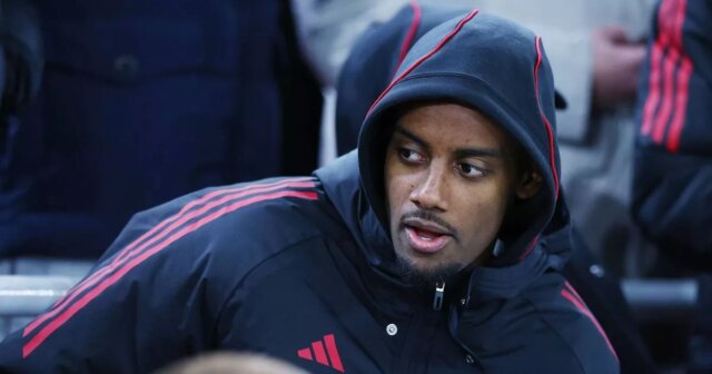 Alexander Isak sa pozerá