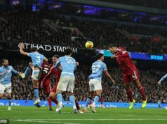 Liverpool sa sťažuje šéfom rozhodcov na neuznaný gól Virgila van Dijka proti Man City – a tvrdí, že rozhodnutie bolo PROTI zákonom hry Virgil van Dijk (vpravo) videl vylúčenie tejto hlavičky z prvého polčasu počas prehry Liverpoolu s Man City