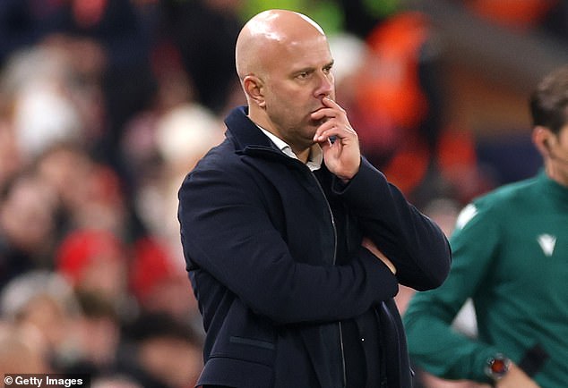 Liverpool si myslel, že Arne Slot buduje novú dynastiu - Arne Slot je v zúfalých časoch, ale to by ste z jeho správania na tlačovej konferencii neuhádli