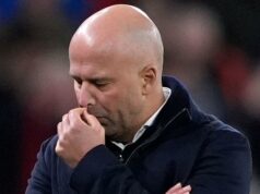 „Liverpool v plnej kríze a Slot pod silným tlakom“ "Liverpool v plnej kríze a Slot pod silným tlakom"