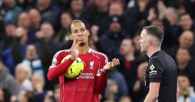Virgil van Dijk vylúčil jeho vyrovnávajúci gól pre ofsajd, takže Liverpool bol nahnevaný