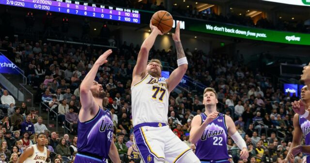 Luka Doncic pomáha Lakers zadržať Jazza pri štvrtom víťazstve v rade
