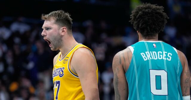 Luka Doncic strelil 38 gólov, aby Lakers vyhral nad Hornets Luka Doncic strelil 38 gólov, aby Lakers vyhral nad Hornets