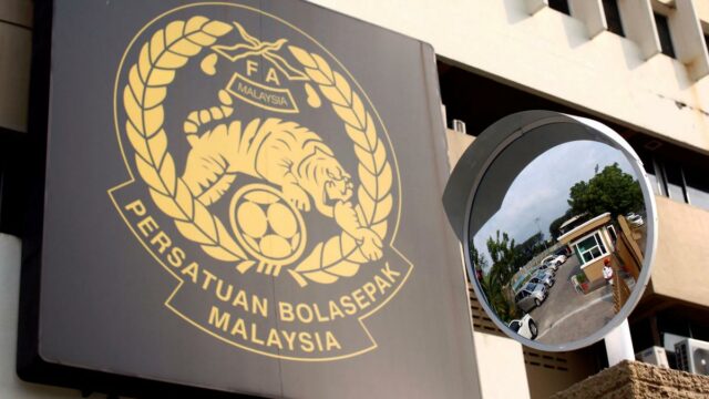 Malajzijský premiér sa zaviazal, že pri vyšetrovaní škandálu s falšovaním futbalu nebude nič kryť
