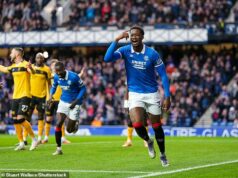 „Málokto ma dokáže zastaviť v kabíne,“ varuje obranca Rangers Fernandez pred výzvou Európskej ligy Manny Fernandez oslavuje otvorenie skóre pri výhre Rangers 2:1 proti Livingstonu