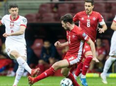 „Mám jeho tričko“ – Carragher na Malte a Lewandowski Jamie Carragher (vľavo) a James Carragher