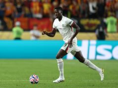 Mamadou Sarr z Chelsea a Ibrahim Mbaye z PSG sa rozhodli reprezentovať Senegal nad Francúzskom Mamadou Sarr z Chelsea a Ibrahim Mbaye z PSG sa rozhodli reprezentovať Senegal nad Francúzskom