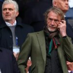 Majiteľ Manchestru Utd Sir Jim Ratcliffe počas zápasu Premier League medzi Manchestrom City a Manchestrom United na Etihad Stadium.