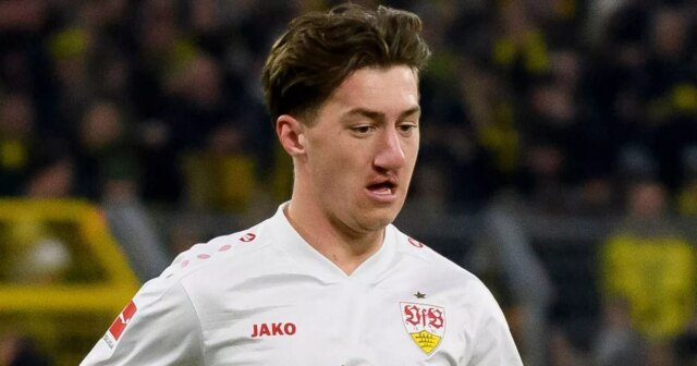 Man Utd odovzdal Angelovi Stillerovi aktualizáciu prestupu uprostred nárokov na Angelo Stiller sa chystá prihrať loptu počas zápasu