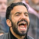 Man Utd povedal, aby sa vzdal honby za tromi hviezdami a podpísal „jedného hráča, ktorého potrebujú“, keď sa objaví „plán prestupu“