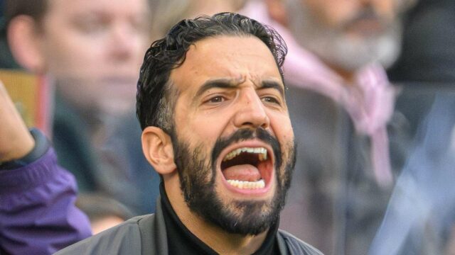 Man Utd povedal, aby sa vzdal honby za tromi hviezdami a podpísal „jedného hráča, ktorého potrebujú“, keď sa objaví „plán prestupu“
