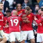 Matthijs de Ligt z Manchestru United (2R) oslavuje druhý gól svojho tímu