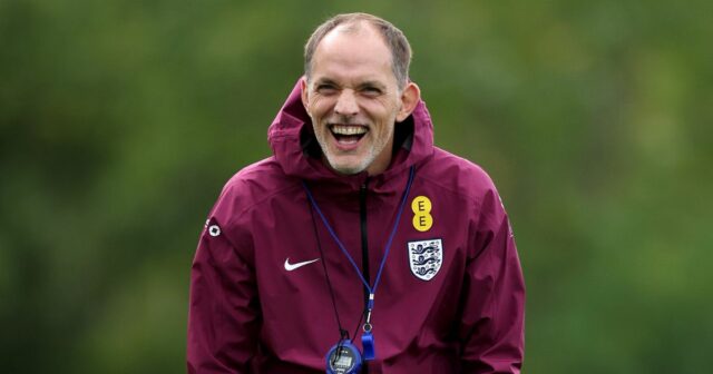 Man Utd wonderkid England rate má perfektnú reakciu po rozhodnutí Shea Lacey sa pozerá na hru za Anglicko do 20 rokov