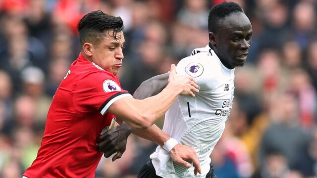 Man Utd zasraný podpis legendy Liverpoolu, keď odhalili nezmyselné ihrisko Van Gaala
