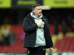 Manažér Championship je odstavený zo svojej práce niekoľko hodín pred začiatkom kľúčového zápasu, keď sa blíži presun do Premier League Rob Edwards v sobotu nezvládne Middlesbrough proti Birminghamu City