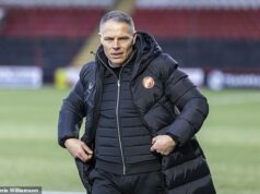 Manažér Hamiltonu John Rankin ODSTUPUJE niekoľko minút po odchode zo Škótskeho pohára kvôli obavám z vyplatenia miezd hráčov v problémovom klube Lanarkshire Manažér Hamiltonu John Rankin prezradil svoje rozhodnutie skončiť chvíľu po záverečnom hvizde