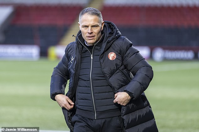 Manažér Hamiltonu John Rankin ODSTUPUJE niekoľko minút po odchode zo Manažér Hamiltonu John Rankin prezradil svoje rozhodnutie skončiť chvíľu po záverečnom hvizde