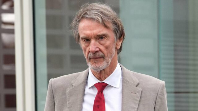 Manažér PL odhaľuje „tajné stretnutie Ratcliffa“, aby sa pripojil k Manažér PL odhaľuje „tajné stretnutie Ratcliffa“, aby sa pripojil k Red Devils „v ten istý deň“ ako rozhovor s Chelsea