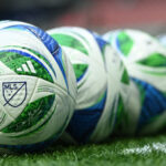 Manchester United čelí intenzívnej konkurencii Liverpoolu a Newcastlu United o hviezdu 100 miliónov libier