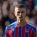 Manchester United naháňa troch anglických stredopoliarov, aby posilnili káder