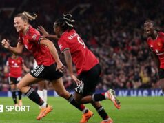 Manchester United porazil PSG pri návrate Mary Earpsovej na Old Trafford Manchester United porazil PSG pri návrate Mary Earpsovej na Old Trafford