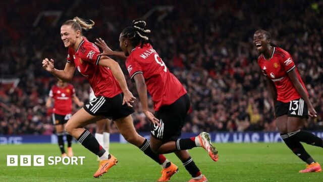 Manchester United porazil PSG pri návrate Mary Earpsovej na Old Trafford
