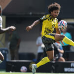 Manchester United sa pozerá na 23-ročného krídelníka Bundesligy; rokovania ešte nezačali