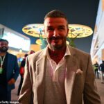 Sir David Beckham je jednou z celebrít, ktoré zostúpili do Kataru pred predposlednými pretekmi sezóny.