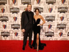 Manželka Kylea Buscha Samantha odhaľuje svoj „najväčší flex“ veselým priznaním 25 vs 39, pričom dáva na odiv svoju vyspelú postavu Kyle Busch so svojou rodinou vo Watkins Glen International v auguste 2025. Zdroj: Getty