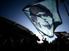 Maradonov lekársky tím čelí novému procesu za nedbanlivosť pri jeho smrti Maradonov lekársky tím čelí novému procesu za nedbanlivosť pri jeho smrti