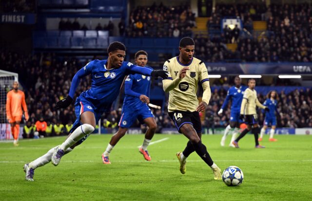 Marcus Rashford sa zamýšľa nad prehrou Barcelony proti Chelsea
