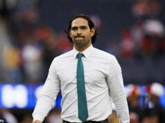 Marka Sancheza Fox prepustil po zatknutí bývalej hviezdy NFL za bitku s vodičom kamiónu Mark Sanchez bol oficiálne prepustený zo strany Fox Sports mesiac po jeho zatknutí