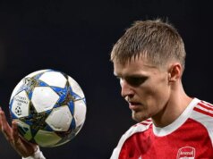 Martin Odegaard posiela Arsenalu správu o zranení pred obrovským súbojom s Tottenhamom Martin Odegaard hrá za Arsenal